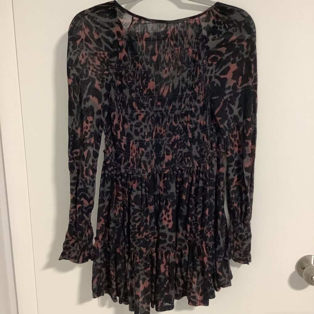 FREE PEOPLE Animal Print V Neck Tunic Size XS - Picture 2 of 6